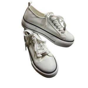 Bebe White Elsa Sneaker Style #BBSNW0110D Vegan Leather Size 7 NWOB